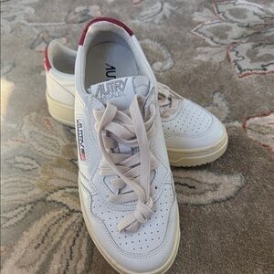 Autry Women's White Sneakers